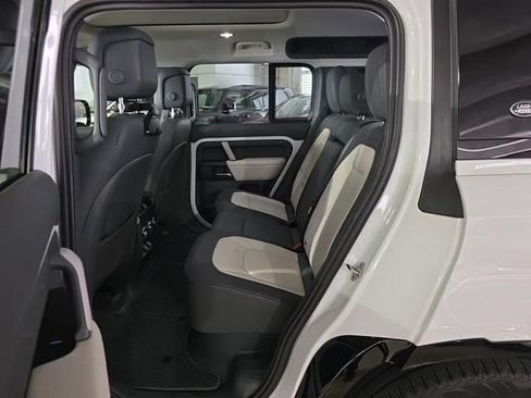 Used 2024 Land Rover Defender 110 X-Dynamic SE AWD/4WD image 10