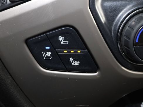 Used 2016 GMC Sierra 2500 Denali w/ Suspension Package, Off-Road AWD/4WD image 8