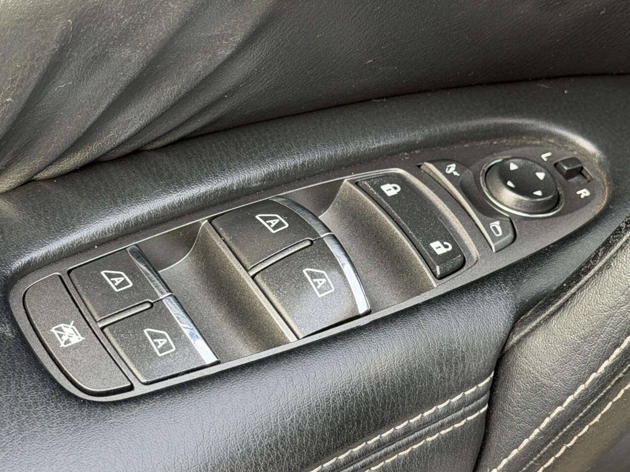 Used 2017 Nissan Armada SL w/ Technology Package AWD/4WD image 18