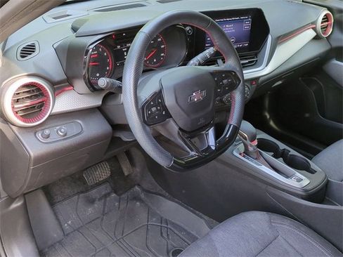 Used 2024 Chevrolet Trax RS w/ Sunroof Package image 12