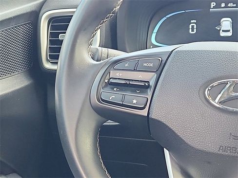 Certified 2024 Hyundai Venue SEL image 14