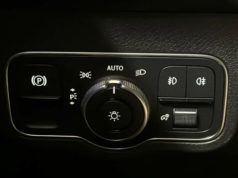 Certified 2024 Mercedes-Benz GLB 250 4MATIC image 18