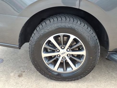 Used 2019 Ford Expedition XLT w/ Equipment Group 201A RWD image 13