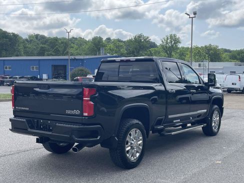 Certified 2024 Chevrolet Silverado 2500 High Country AWD/4WD image 3