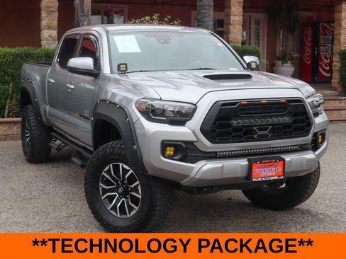 Used 2020 Toyota Tacoma TRD Sport w/ Technology Package AWD/4WD image 2
