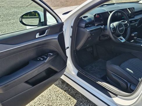 New 2026 Kia K5 LXS FWD image 17