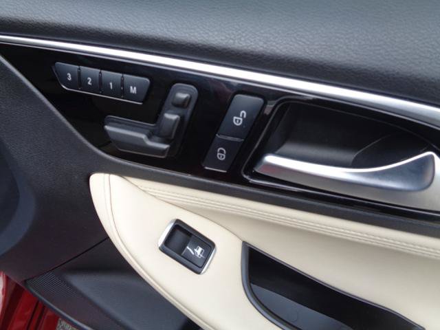 Used 2019 INFINITI QX30 FWD image 17