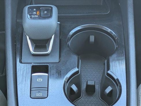 Used 2025 Nissan Rogue SV FWD image 12