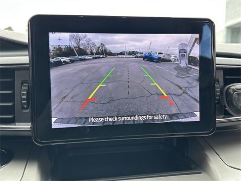 Used 2021 Ford Explorer XLT w/ Equipment Group 202A image 5