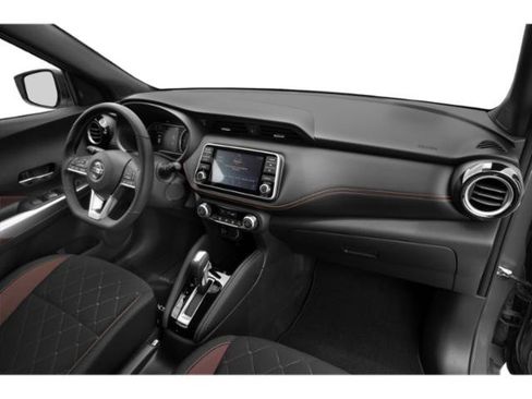Used 2019 Nissan Kicks SR w/ Exterior Package FWD image 18