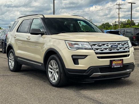 Used 2018 Ford Explorer XLT AWD/4WD image 1
