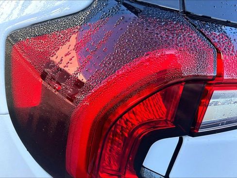 Used 2024 GMC Terrain SLT image 22