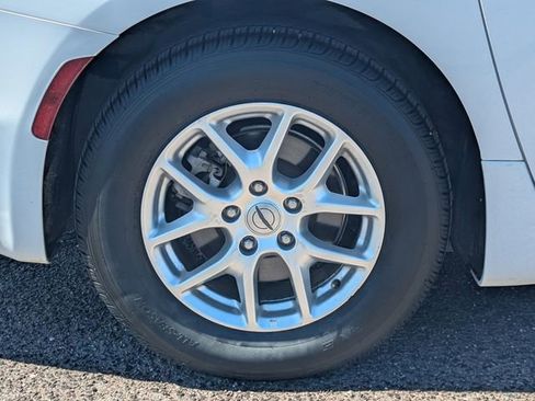 Used 2023 Chrysler Pacifica Touring-L image 9