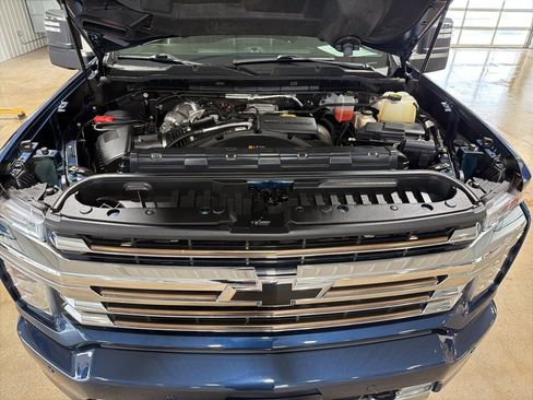Used 2022 Chevrolet Silverado 3500 High Country w/ Z71 Off-Road Package image 43