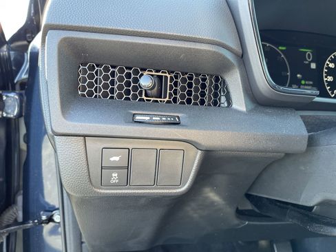 Used 2025 Honda CR-V Sport-L image 17