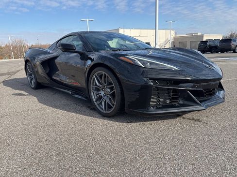Used 2024 Chevrolet Corvette Z06 image 3