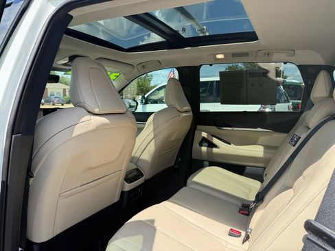 Used 2023 INFINITI QX60 Sensory w/ Vision Package AWD/4WD image 18
