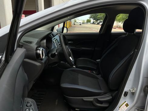 Used 2025 Nissan Versa SV FWD image 10