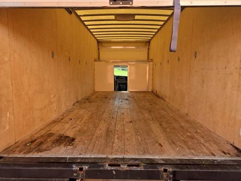 Used 2018 Chevrolet Express 3500 Extended w/ Power Convenience Package image 11