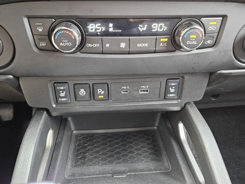 Used 2024 Nissan Frontier SV w/ SV Convenience Package image 10