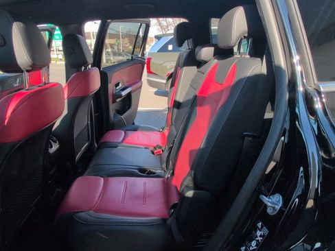 Used 2023 Mercedes-Benz GLB 250 4MATIC image 24