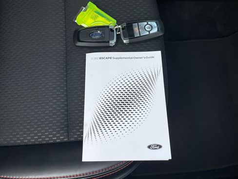 Used 2025 Ford Escape ST-Line image 34