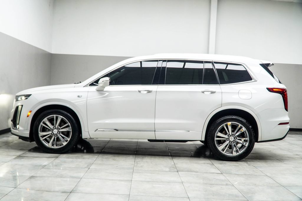 Used 2022 Cadillac XT6 Premium Luxury AWD/4WD image 11