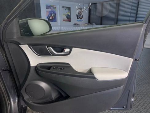 Used 2022 Hyundai Kona Limited AWD/4WD image 14