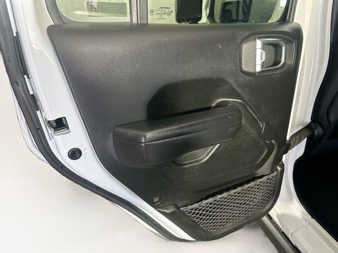 Used 2024 Jeep Wrangler Unlimited Rubicon 4xe AWD/4WD image 24