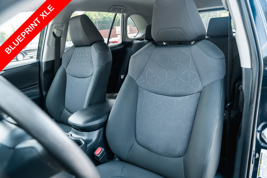 Certified 2025 Toyota RAV4 XLE FWD image 25