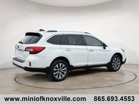 Used 2017 Subaru Outback 2.5i Touring w/ Popular Package #5A image 3