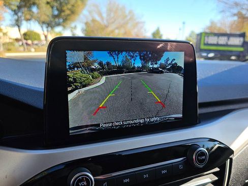 Used 2022 Ford Escape SE image 31