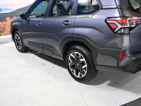 Used 2025 Subaru Forester image 8