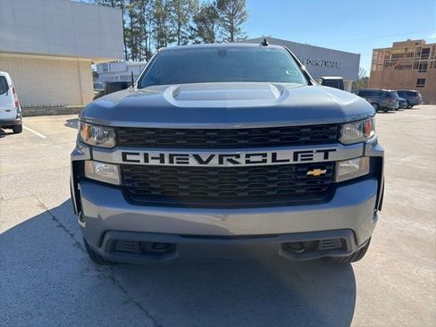 Used 2021 Chevrolet Silverado 1500 Custom image 3