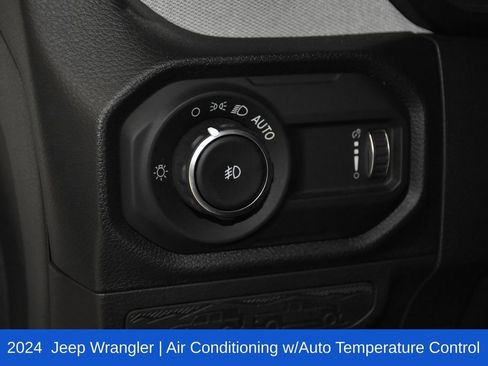 Used 2024 Jeep Wrangler Sport S image 11