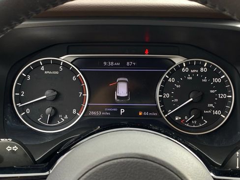 Used 2023 Nissan Rogue SV w/ SV Premium B Package FWD image 14
