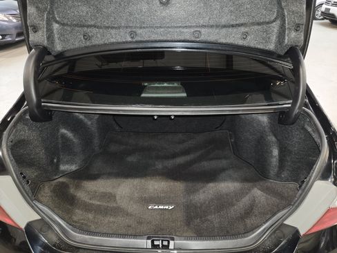 Used 2016 Toyota Camry SE w/ Protection Package (Q2) FWD image 22