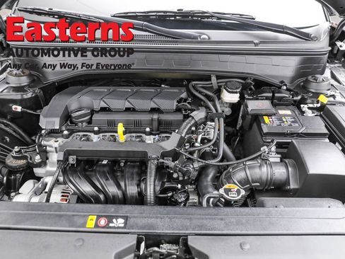 Used 2025 Hyundai Venue SE image 7