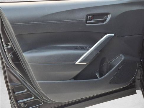 Used 2023 Toyota Corolla Cross LE w/ Moonroof Package FWD image 11
