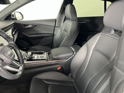 Used 2019 Audi Q8 Premium Plus w/ Premium Plus AWD/4WD image 16