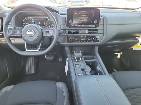 New 2025 Nissan Pathfinder S image 10