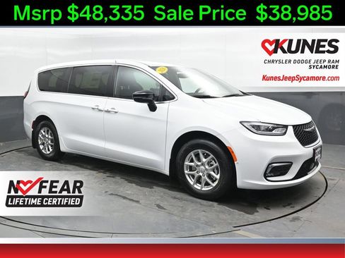 New 2026 Chrysler Pacifica Select FWD image 1