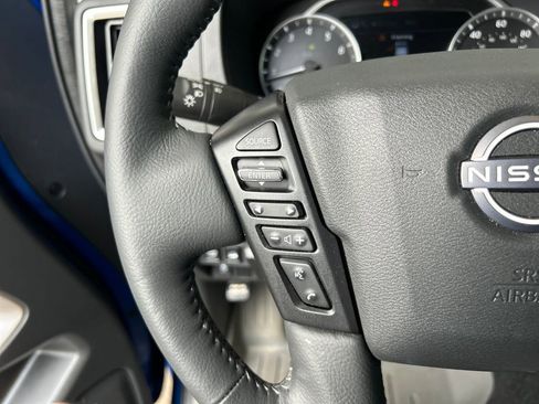 Used 2025 Nissan Frontier SV w/ SV Convenience Package image 21