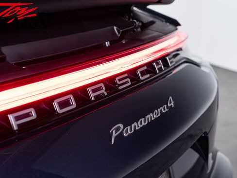 Used 2022 Porsche Panamera 4 Platinum Edition AWD/4WD image 13