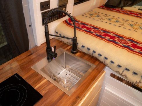 Used 2024 Mercedes-Benz Sprinter 2500 image 21