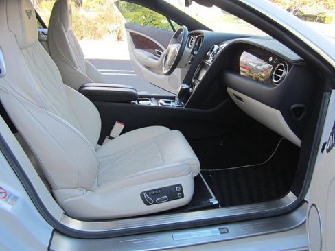 Used 2015 Bentley Continental GT image 21