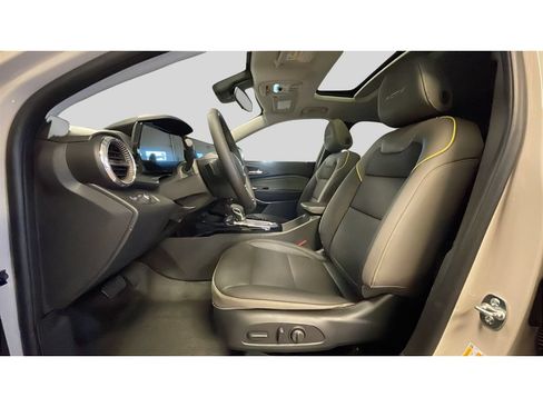 New 2026 Chevrolet Trax ACTIV w/ Sunroof Package FWD image 12