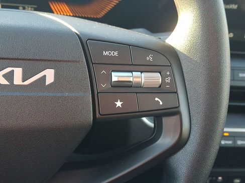Used 2025 Kia K4 LXS image 20