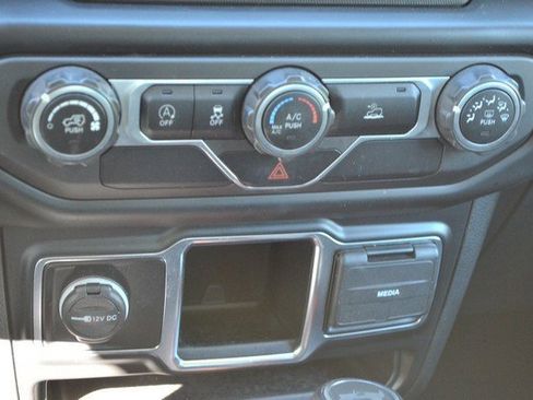 Used 2021 Jeep Wrangler Sport image 27