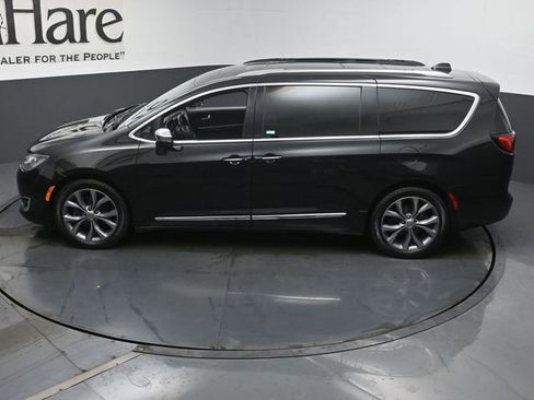 Used 2019 Chrysler Pacifica Limited w/ Advanced Safetytec Group image 41